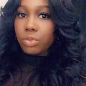 Meet your Posher, Yanna